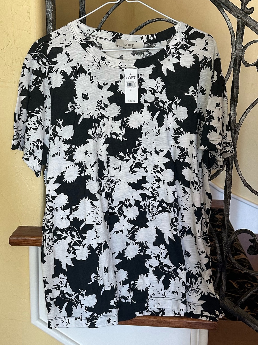 LOFT Black/White Garden Floral TEE